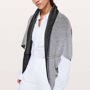 Lululemon Reversible Exaltation Wrap Black / Silver Ice Merino Wool Cardigan G19